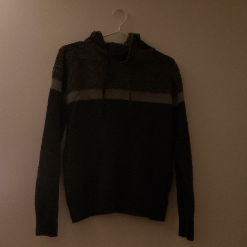 Yoki sweater size m